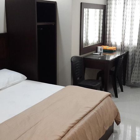 Leon Inn Jodoh Square Batam Esterno foto