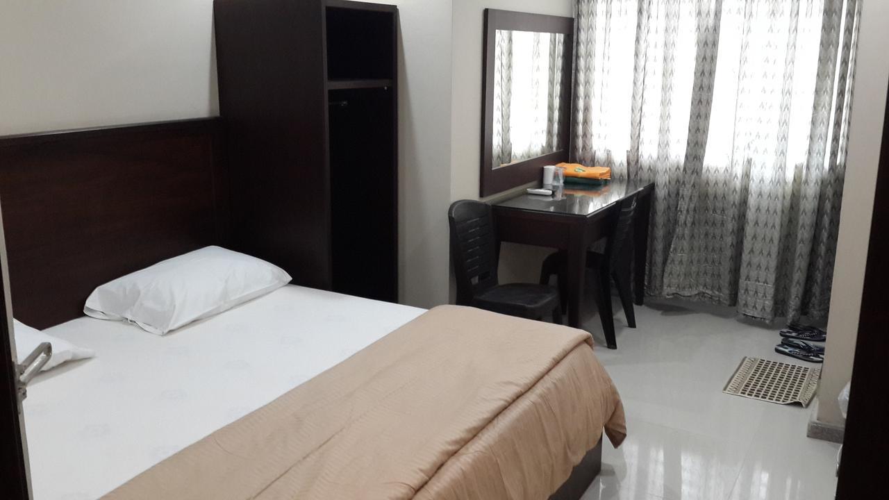 Leon Inn Jodoh Square Batam Esterno foto